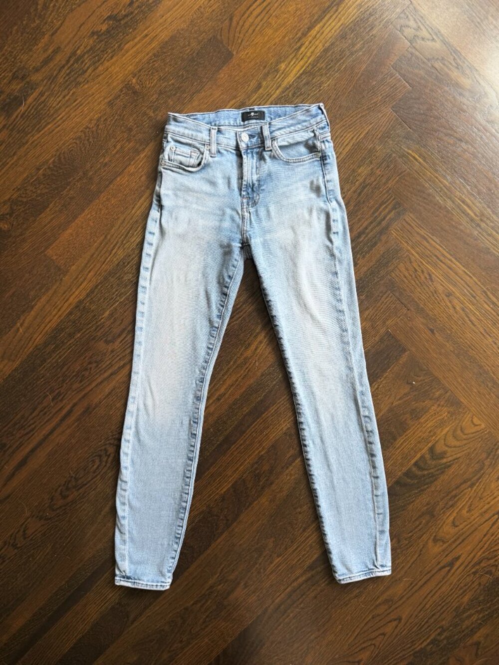 7 For All Mankind THE SKINNY Jeans - Comfortable, Classic, Stylish Stretch!